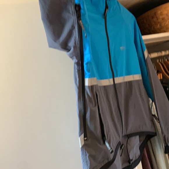 Running jacket, size M - Picture 6 of 12